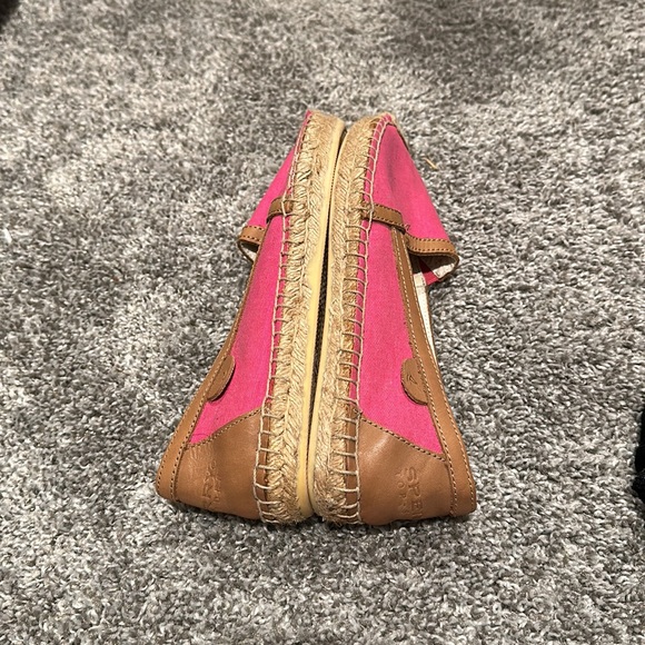 New pink Sperry Top-siders. Size 6 - Picture 7 of 7